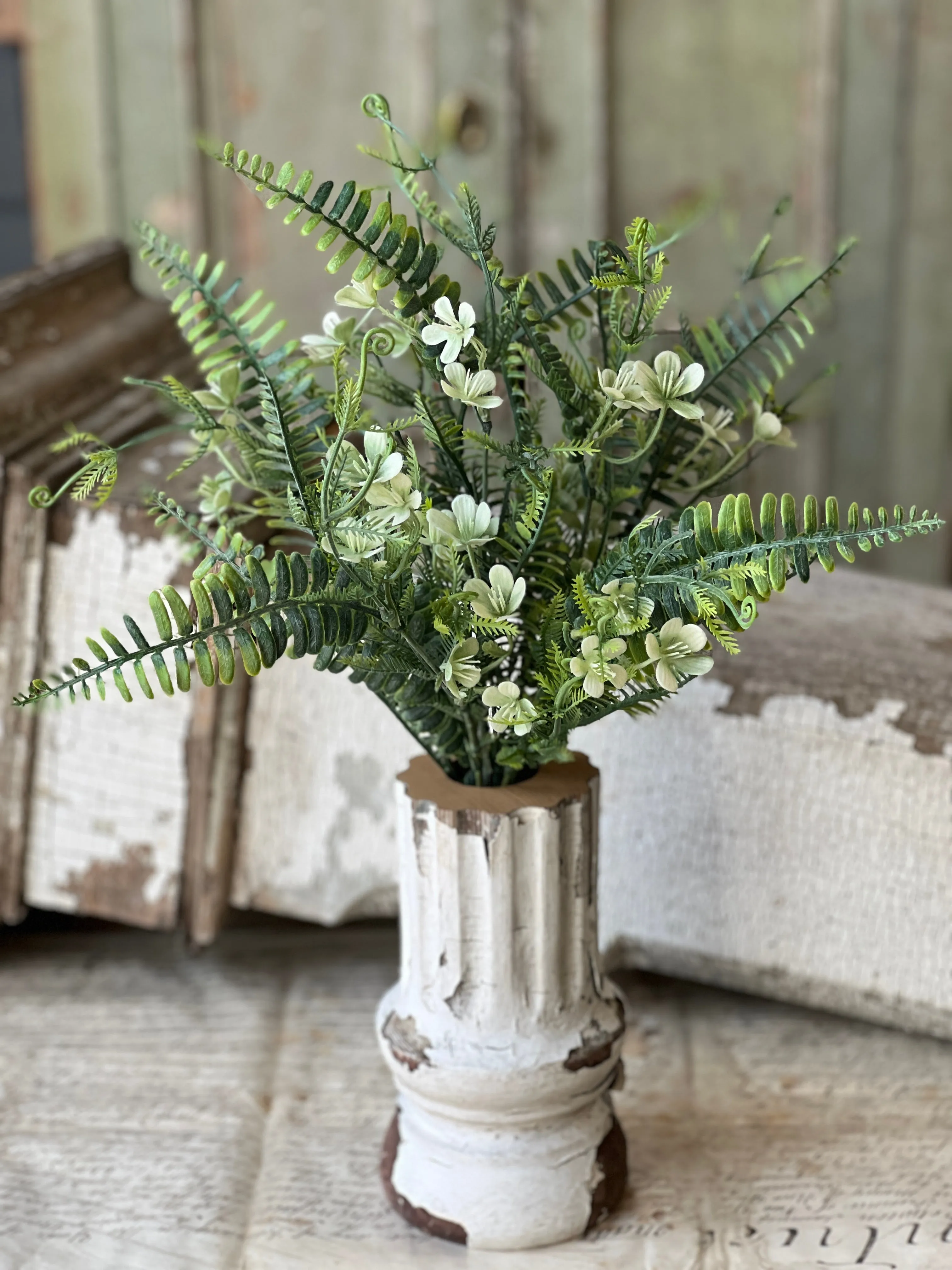 Ambling Arbor Bush | 19" | White | NOT CURRENTLY IN STOCK-New For Spring 2025!