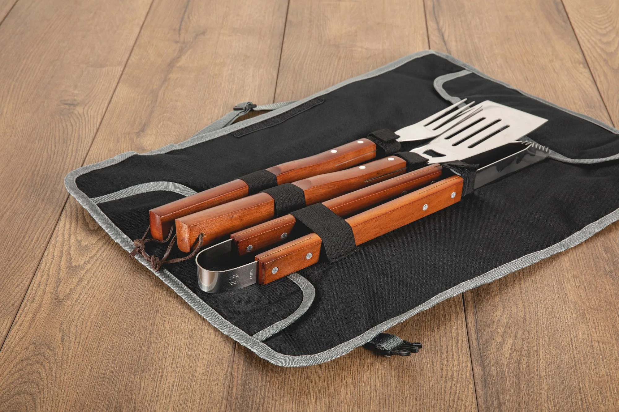 Arkansas Razorbacks - 3-Piece BBQ Tote & Grill Set