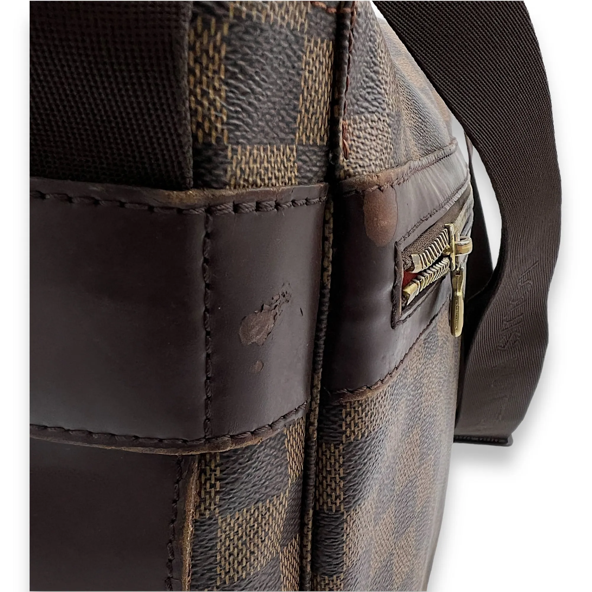 Bastille Messenger Bag Damier Ebene in Coated Canvas, Gold hardware