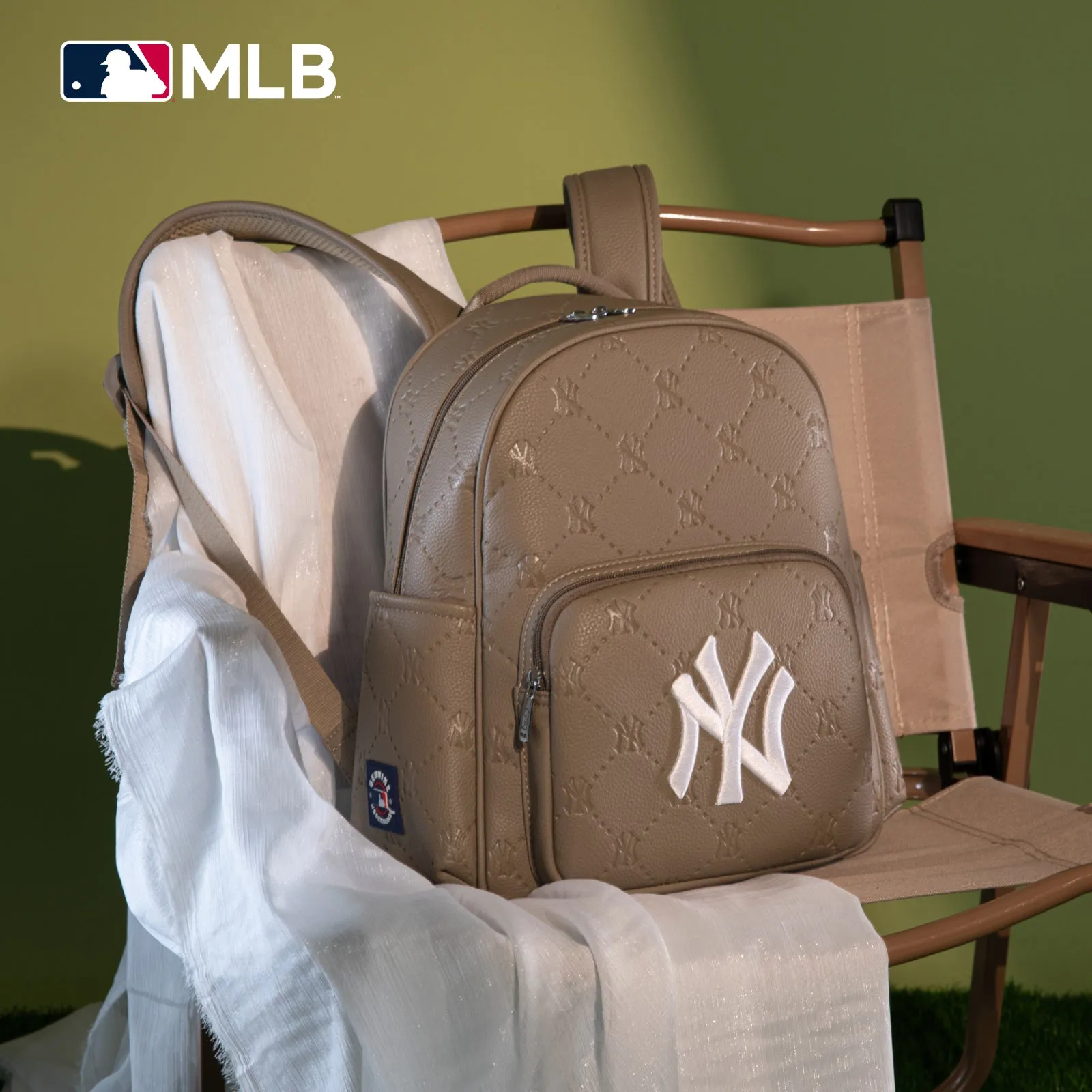 MLB-NY32-003  MLB  New York Yankees  Team Backpack